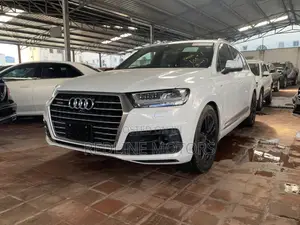 Audi Q7 3.0T Premium AWD quattro 2017 White
