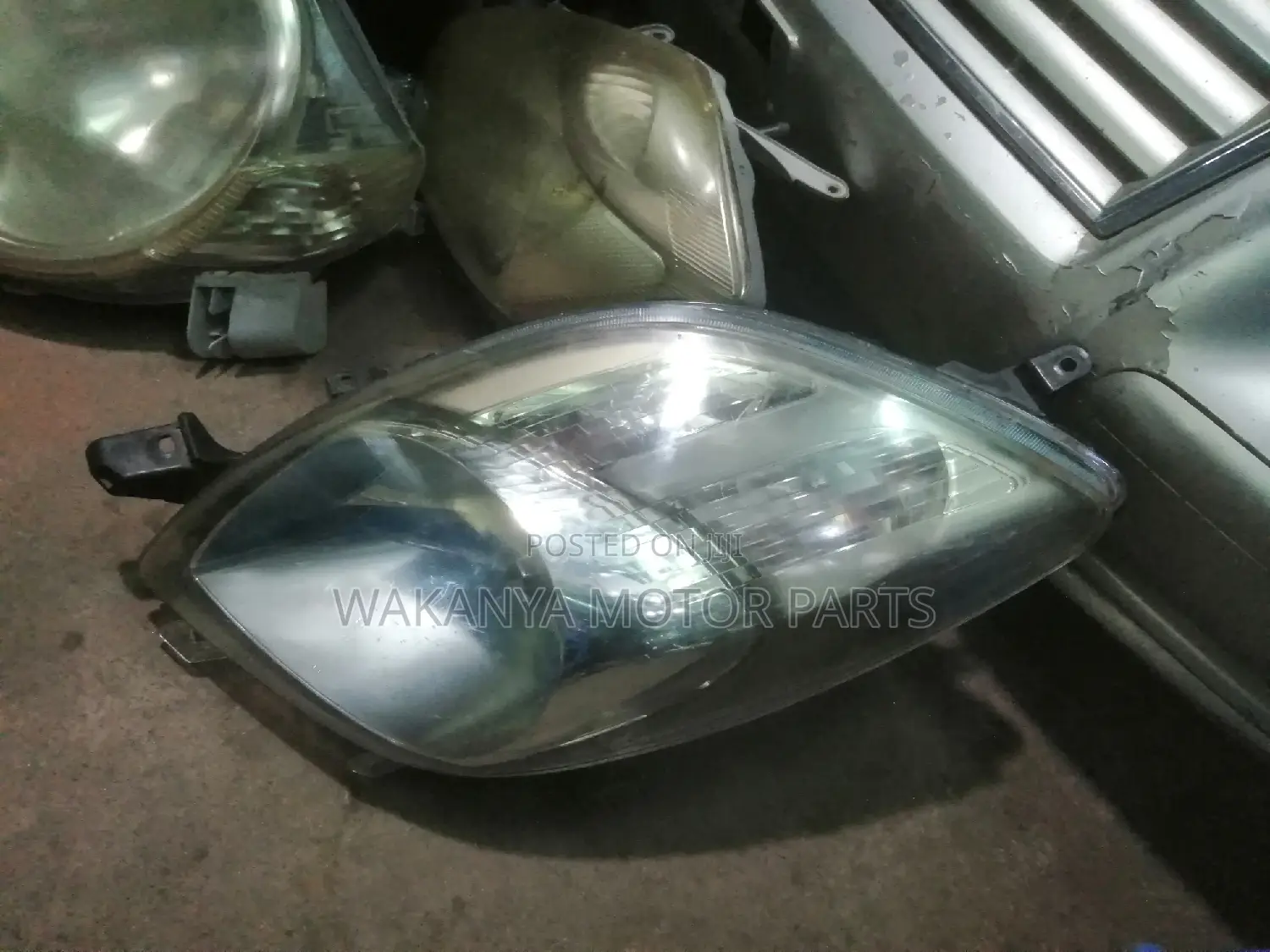 Toyota Vitz 2005/2007 Xenon Head Lamp, Clean Ex Japan Parts