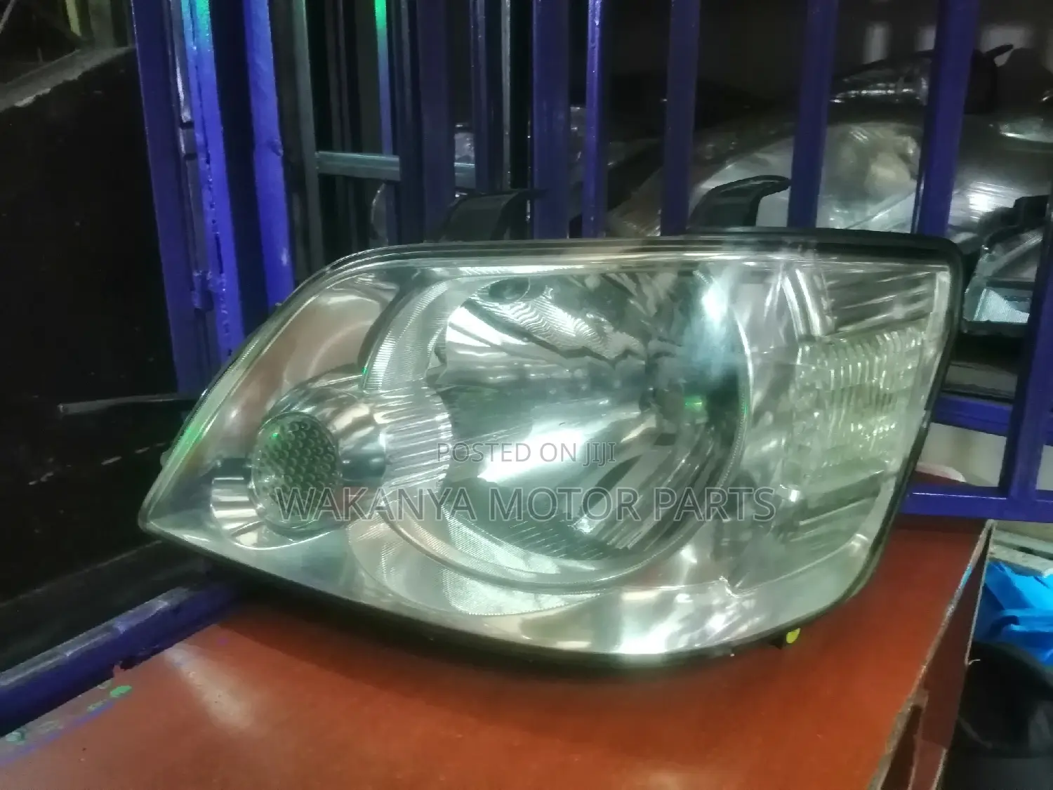 Toyota Noah 2002 to 2003 Non Xenon Head Lamp, Clean Ex Japan