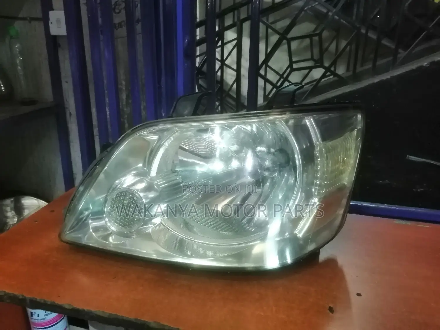 Toyota Noah 2002 to 2003 Non Xenon Head Lamp, Clean Ex Japan