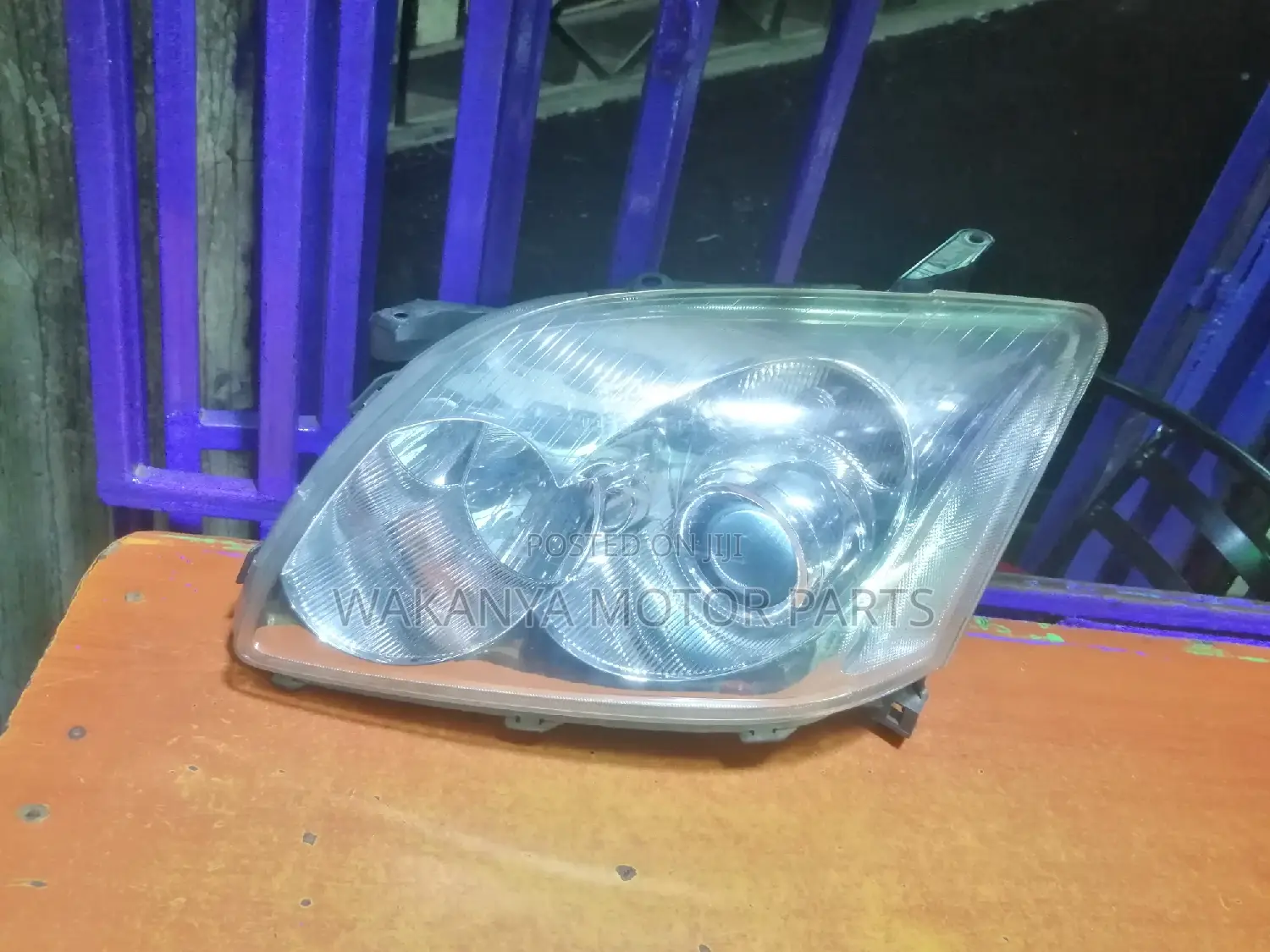 Toyota Avensis 2003/2005 Non Xenon Head Lamp, Clean Ex Japan