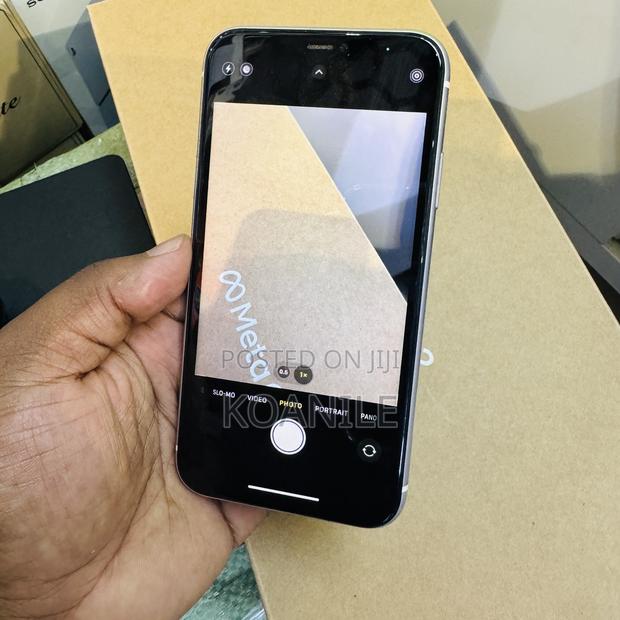 Apple iPhone 11 128 GB Purple - thumbnail 5