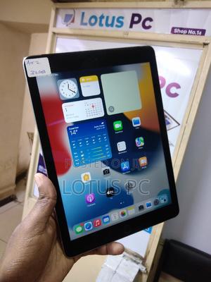 Apple iPad Air 2 32 GB Gray - main view