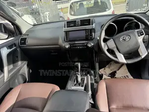 Toyota Land Cruiser Prado 2.8 2017 White