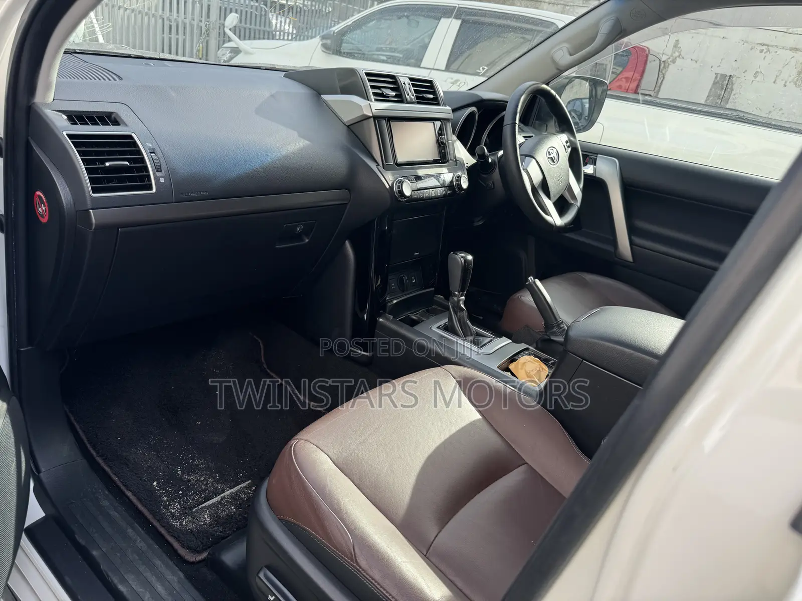 Toyota Land Cruiser Prado 2.8 2017 White