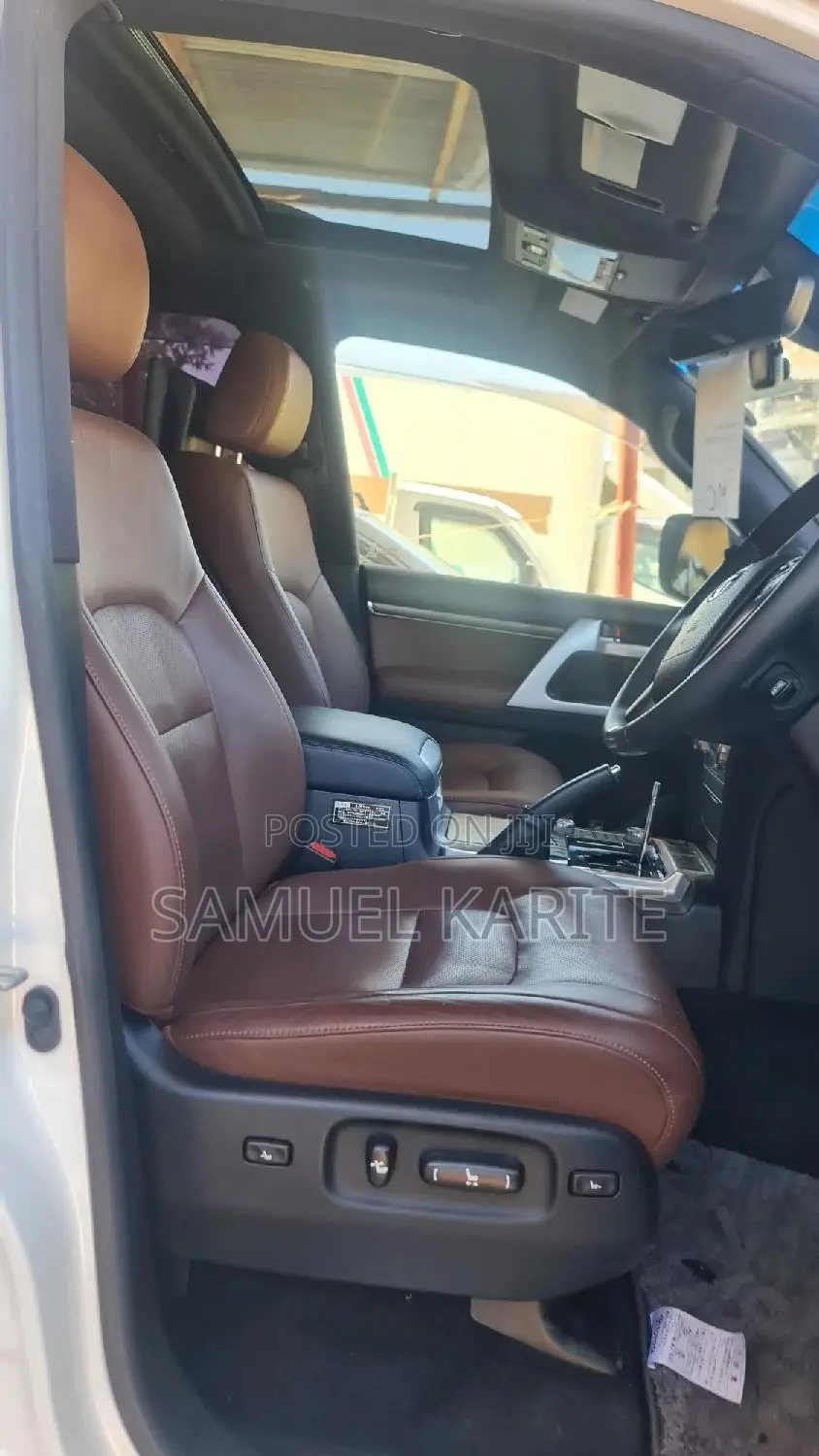 Toyota Land Cruiser 2018 White