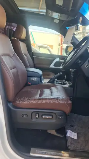 Toyota Land Cruiser 2018 White