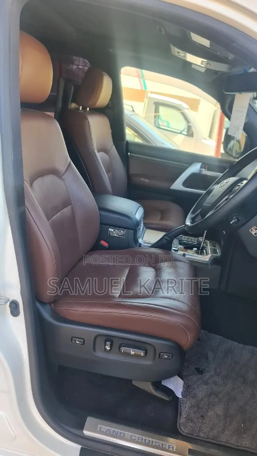 Toyota Land Cruiser 2018 White