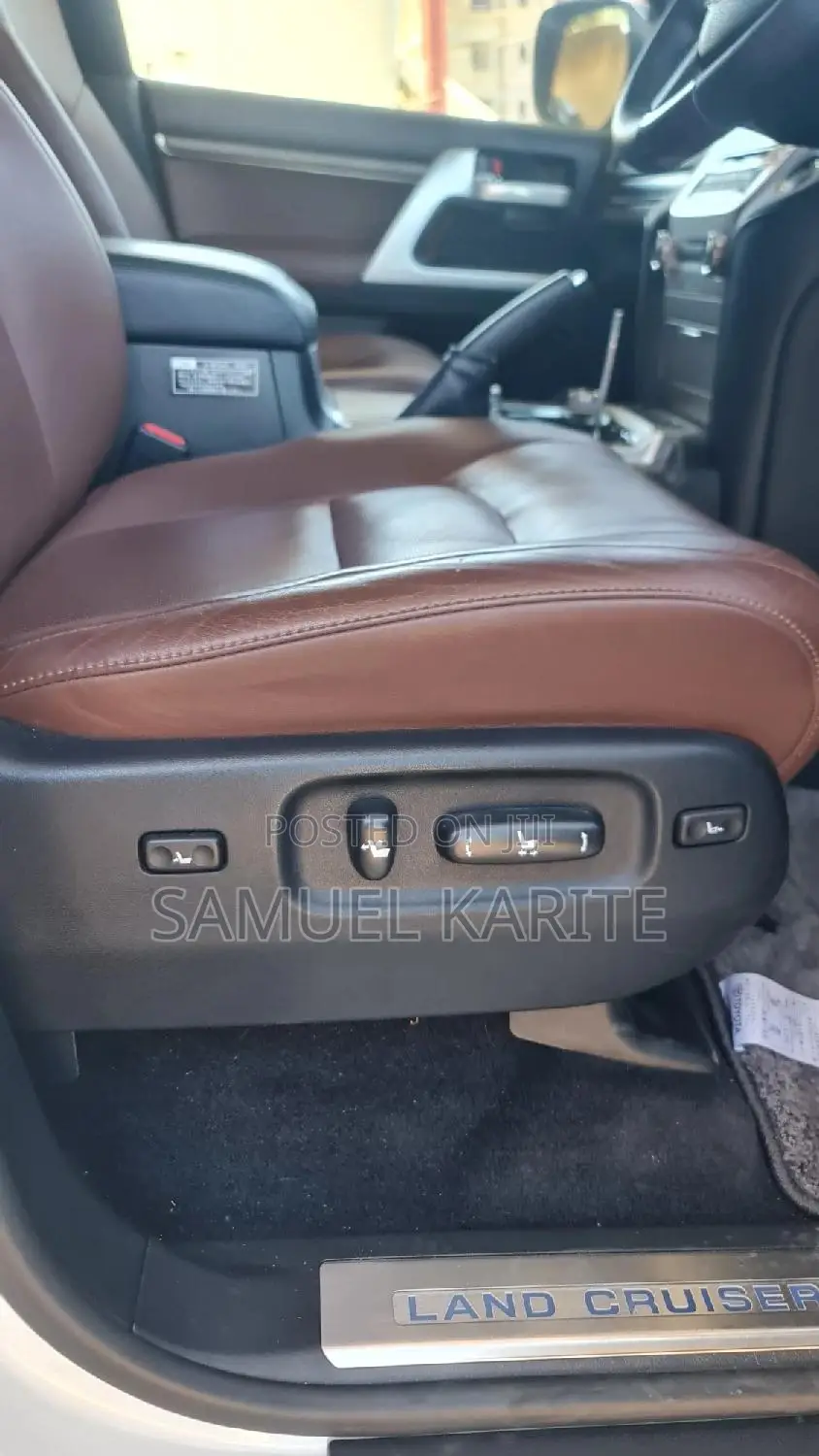 Toyota Land Cruiser 2018 White
