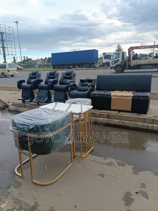 3 Barber Seats, Sink, Waiting Bench and Manicure Set - thumbnail 4