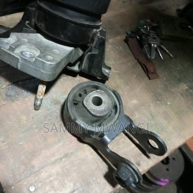 Toyota Belta Engine Mount - thumbnail 2