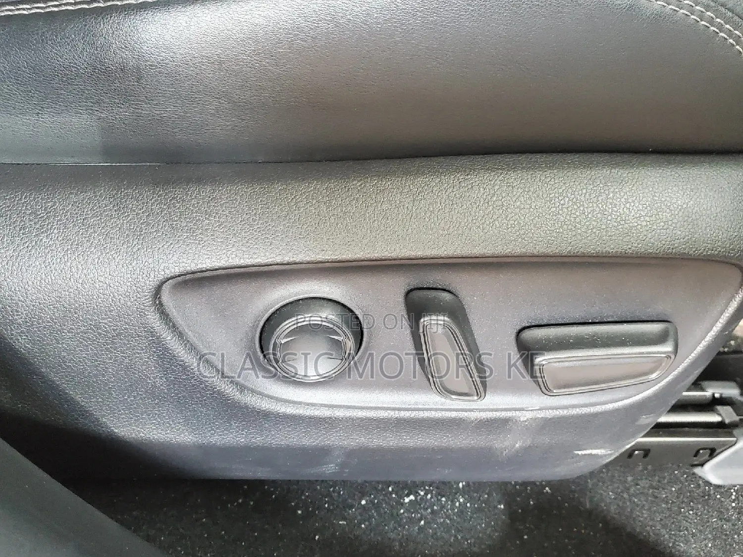 Toyota RAV4 XLE Premium 2022 Black