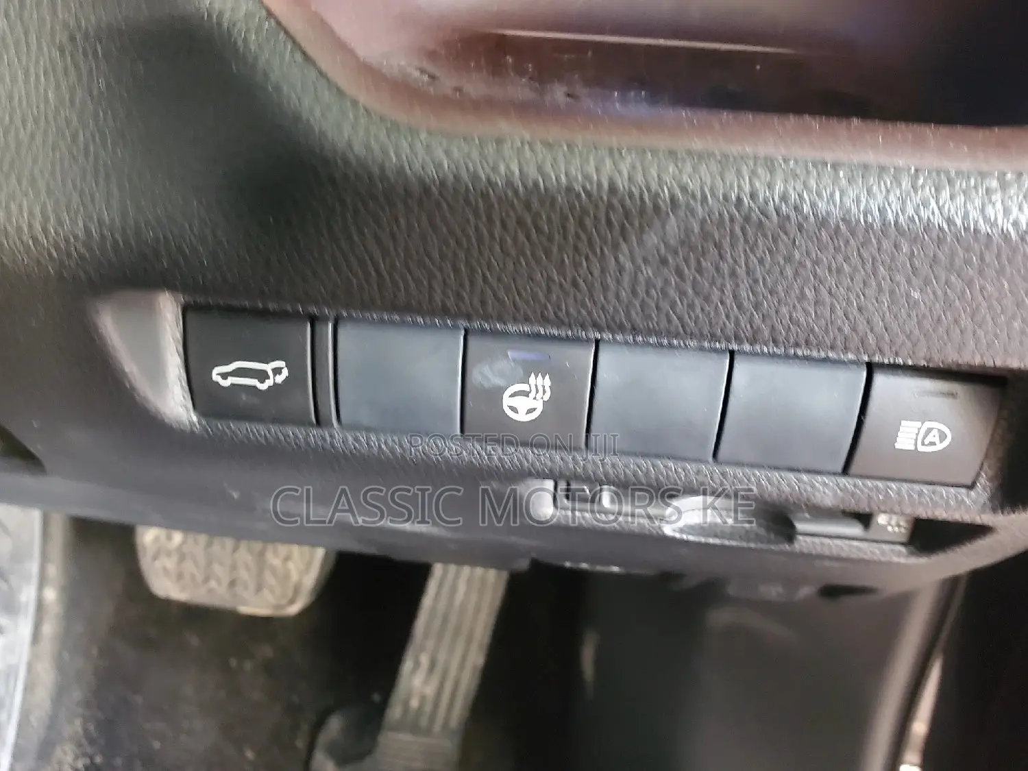 Toyota RAV4 XLE Premium 2022 Black