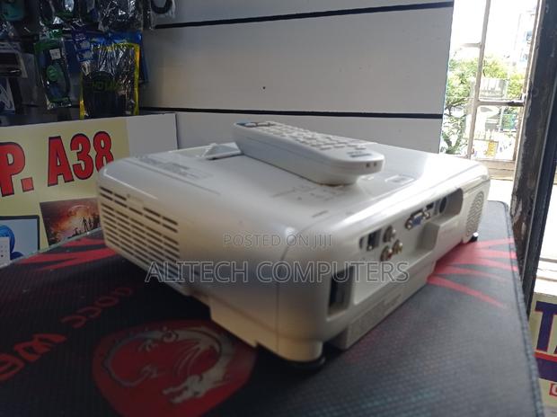 Epson Eb-S05 - thumbnail 3