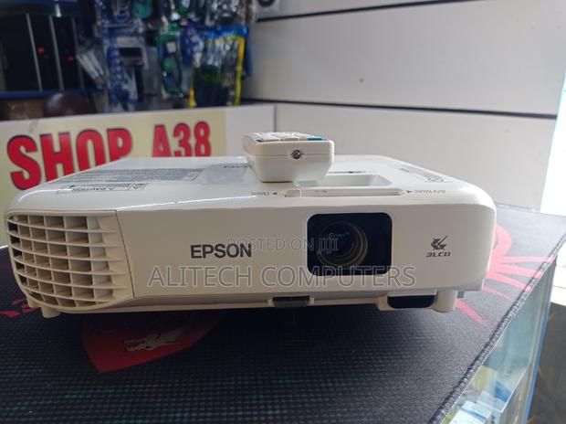 Epson Eb-S05 - thumbnail 5