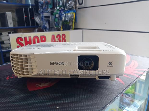 Epson Eb-S05 - thumbnail 4