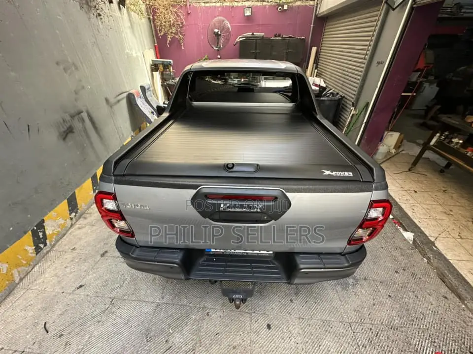 Fitting in #Toyota #Hilux Roll Bar Type