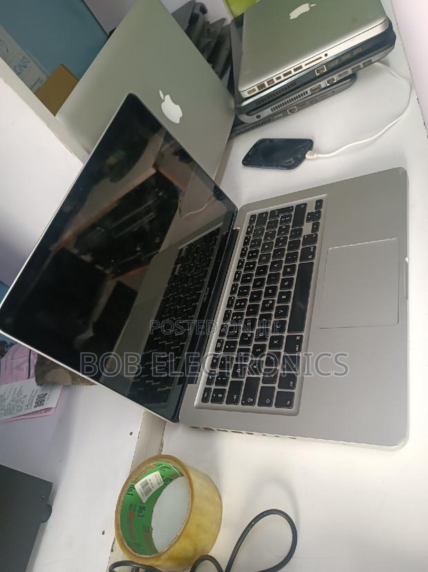 Laptop Apple MacBook Pro 4GB Intel Core I5 HDD+SSD 500GB - thumbnail 3