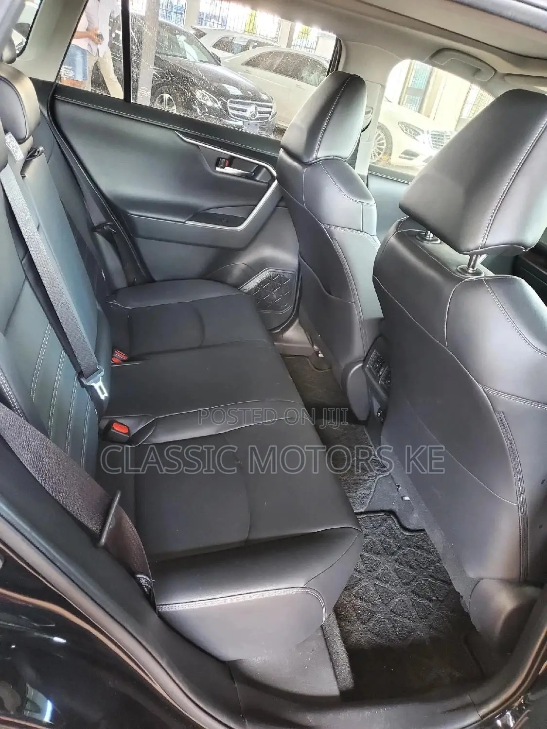 Toyota RAV4 XLE Premium 2022 Black