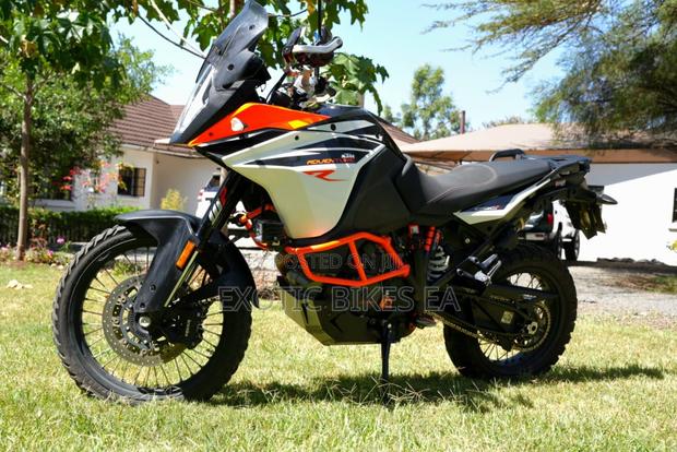 KTM 2018 White - main view