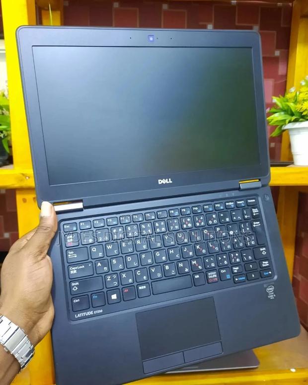 Laptop Dell Latitude E7240 8GB Intel Core I7 SSD 256GB - main view