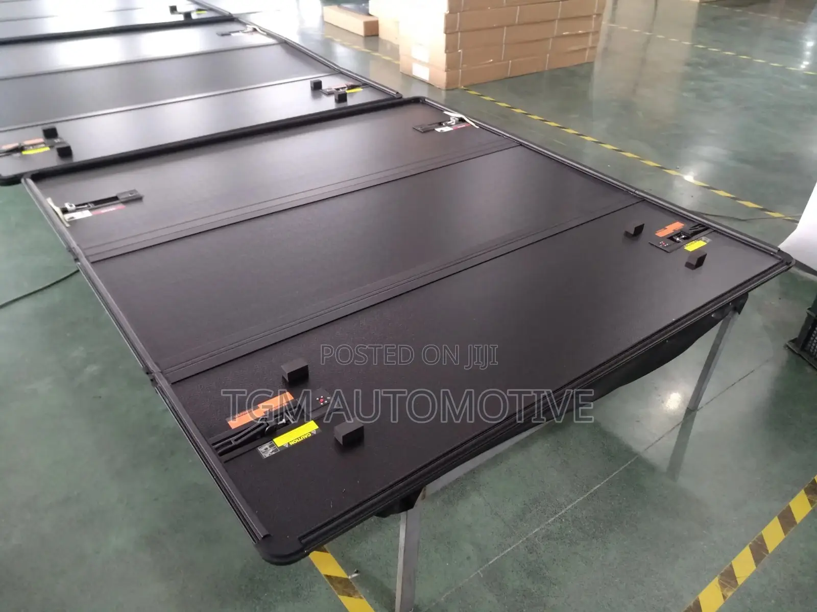 Hilux Vigo 2005-2014 Folding Roller Lid/Tonneau Cover