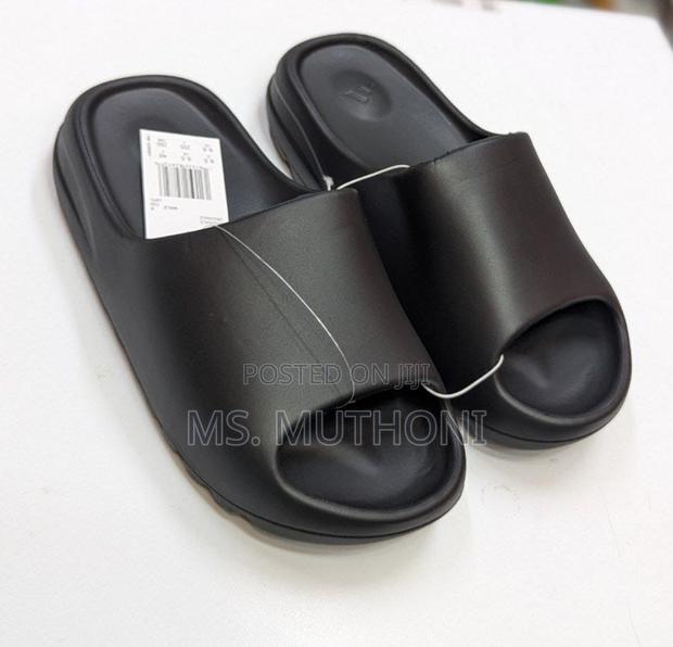 *Adidas Yeezy Slides* *Sizes: 40 41 42 43 44 45* * - thumbnail 2