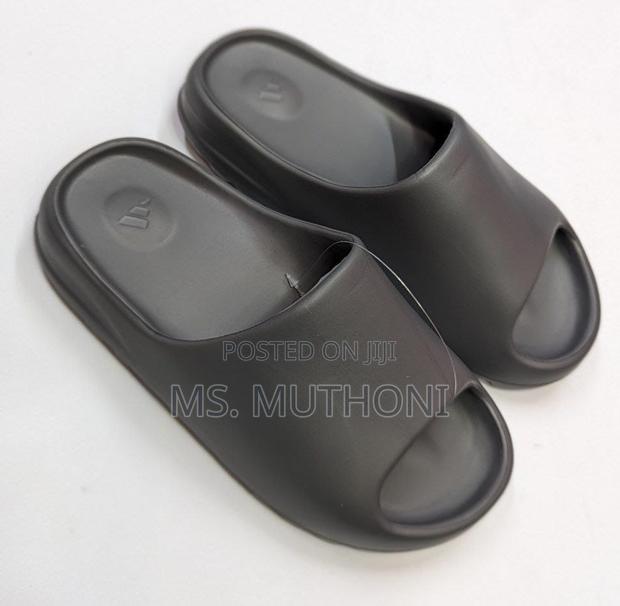 *Adidas Yeezy Slides* *Sizes: 40 41 42 43 44 45 - thumbnail 2