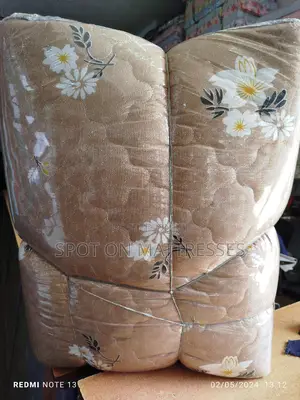 Mattress Topper/Camping Mattress - Easily Foldable, Portable
