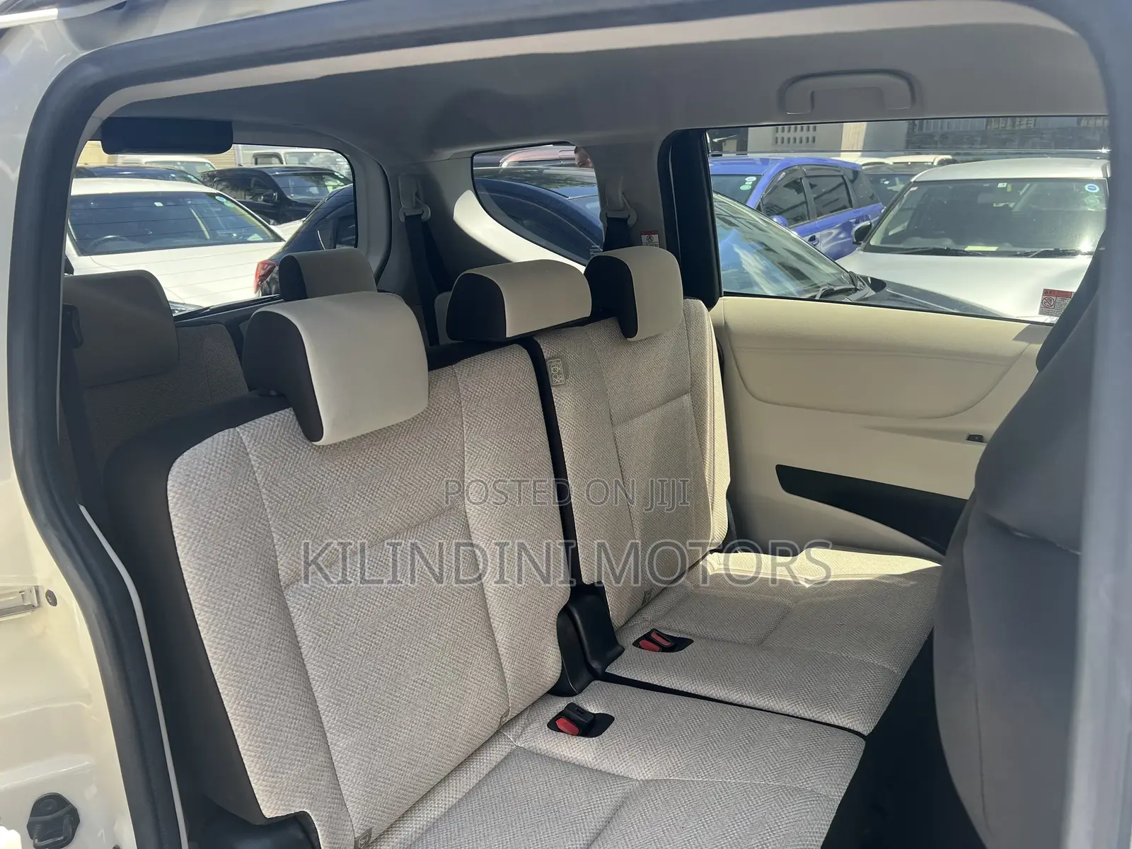 Toyota Sienta 2017 White
