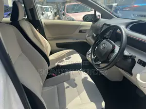 Toyota Sienta 2017 White