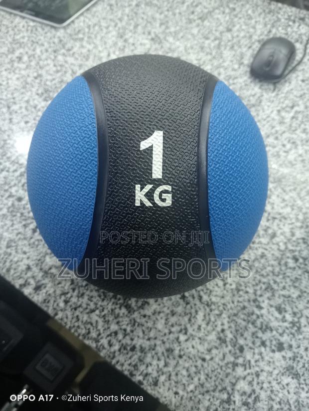 1kg Medicine Ball Bouncy Exercise Ball Core Strength Workout