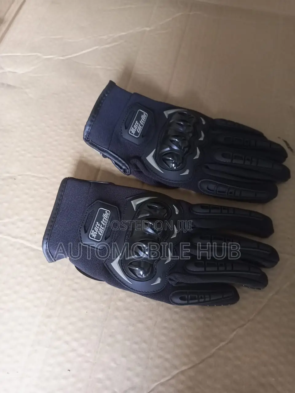 Sports Riding Gloves With a Touchscreen Sense