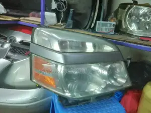 Toyota Voxy 2004/05/06/07 Xenon Headlight, Ex Japan Parts