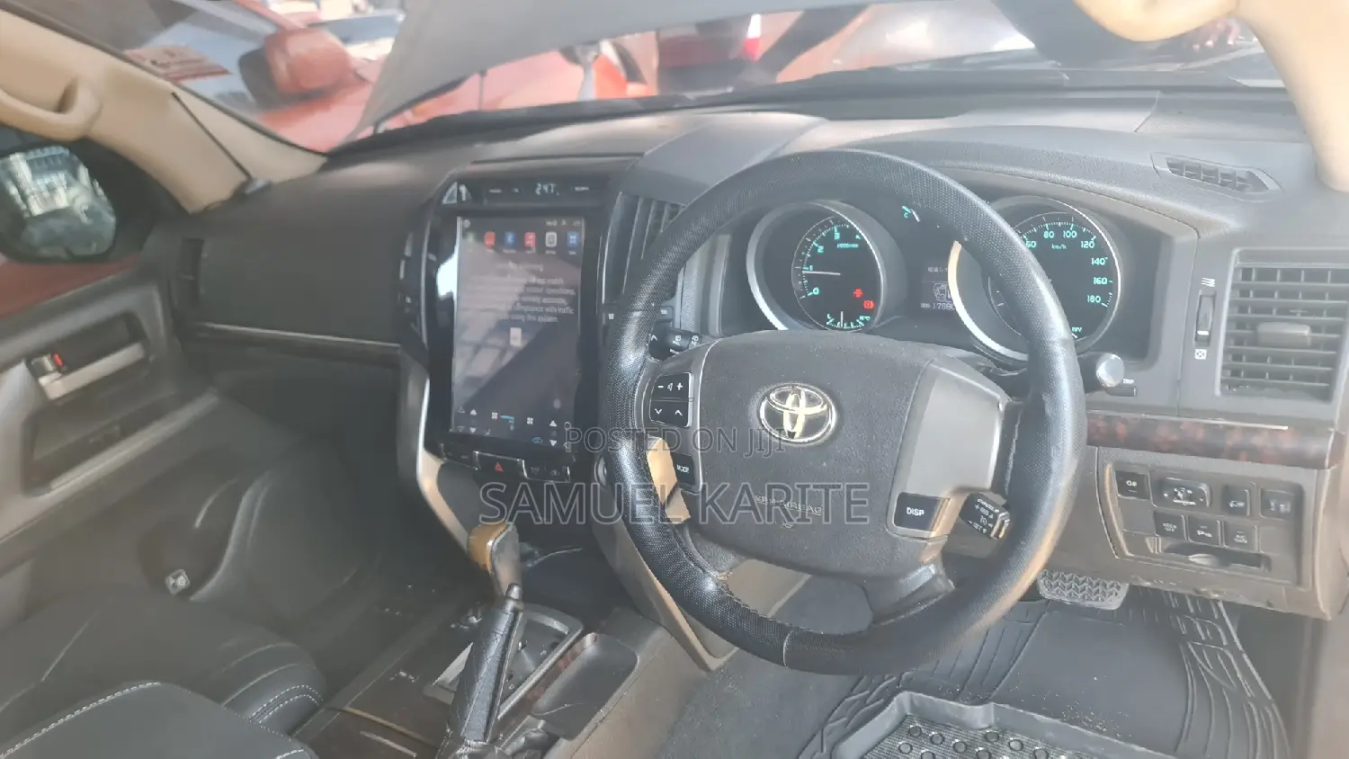 Toyota Land Cruiser 2010 White