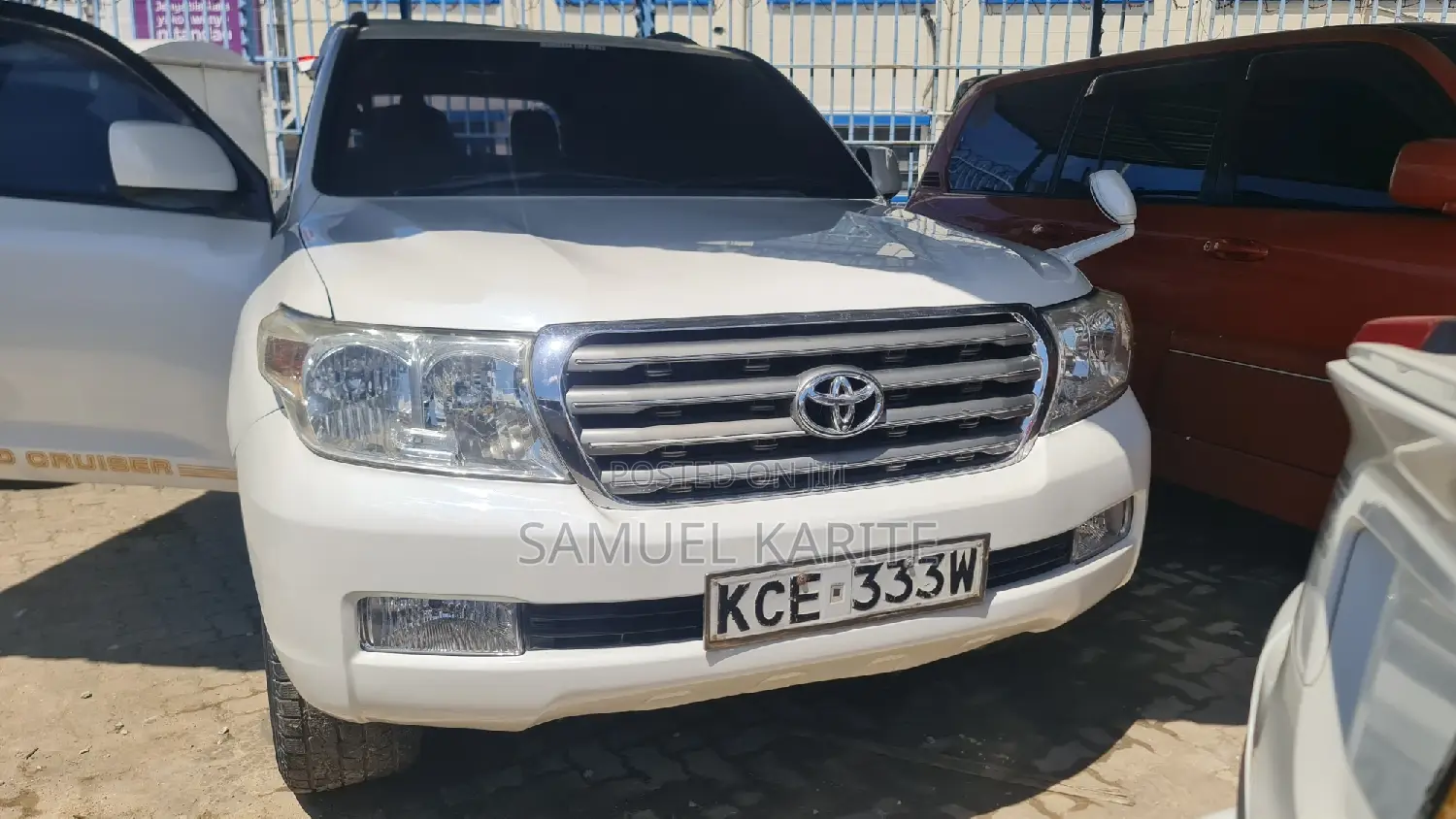 Toyota Land Cruiser 2010 White