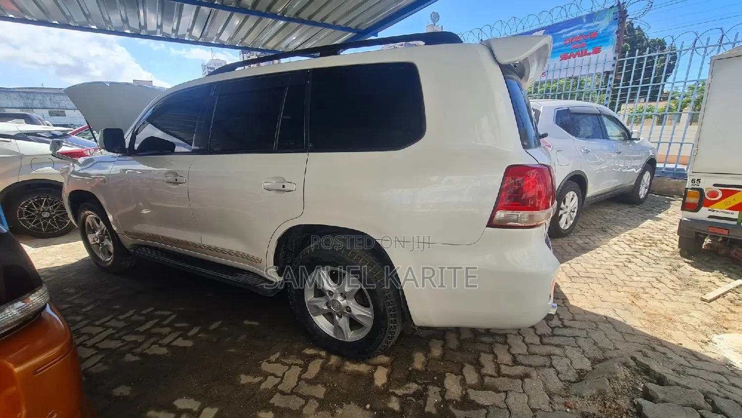Toyota Land Cruiser 2010 White