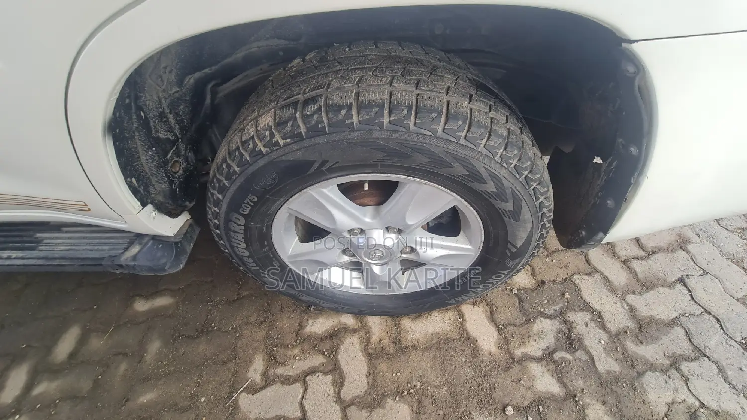 Toyota Land Cruiser 2010 White