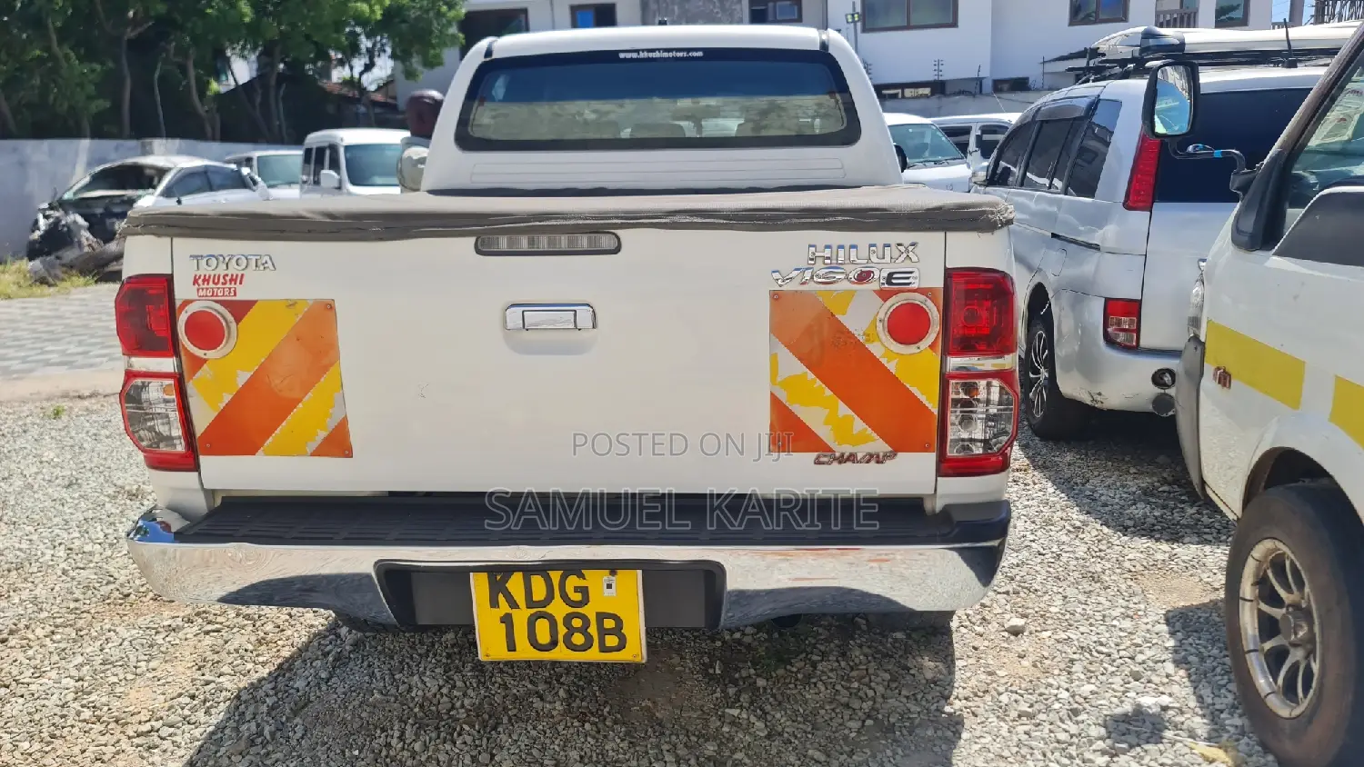Toyota Hilux 2015 White