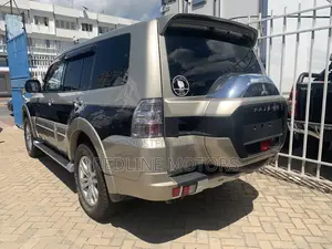 Mitsubishi Pajero 2017 Gold