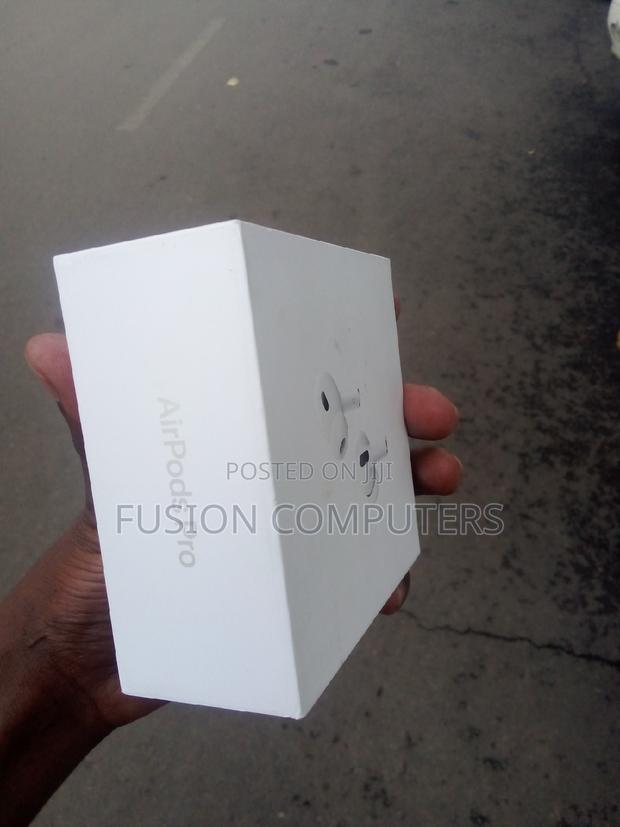 Apple Airpods Pro (2nd Gen) Wireless Earbuds