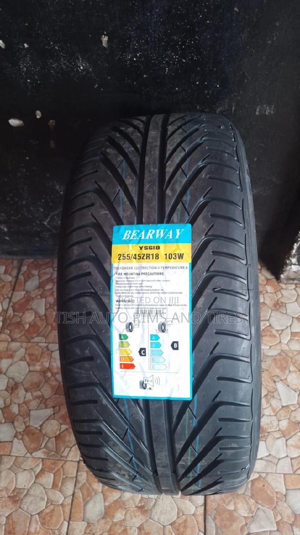 255/45zr18 Bearway 103W - main view