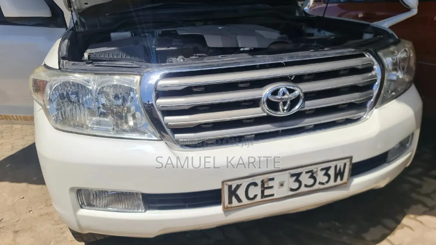 Toyota Land Cruiser 2010 White