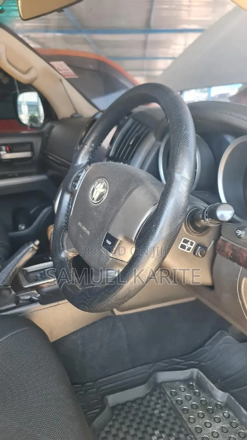 Toyota Land Cruiser 2010 White