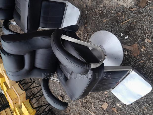 Kinyozi Barber Seat