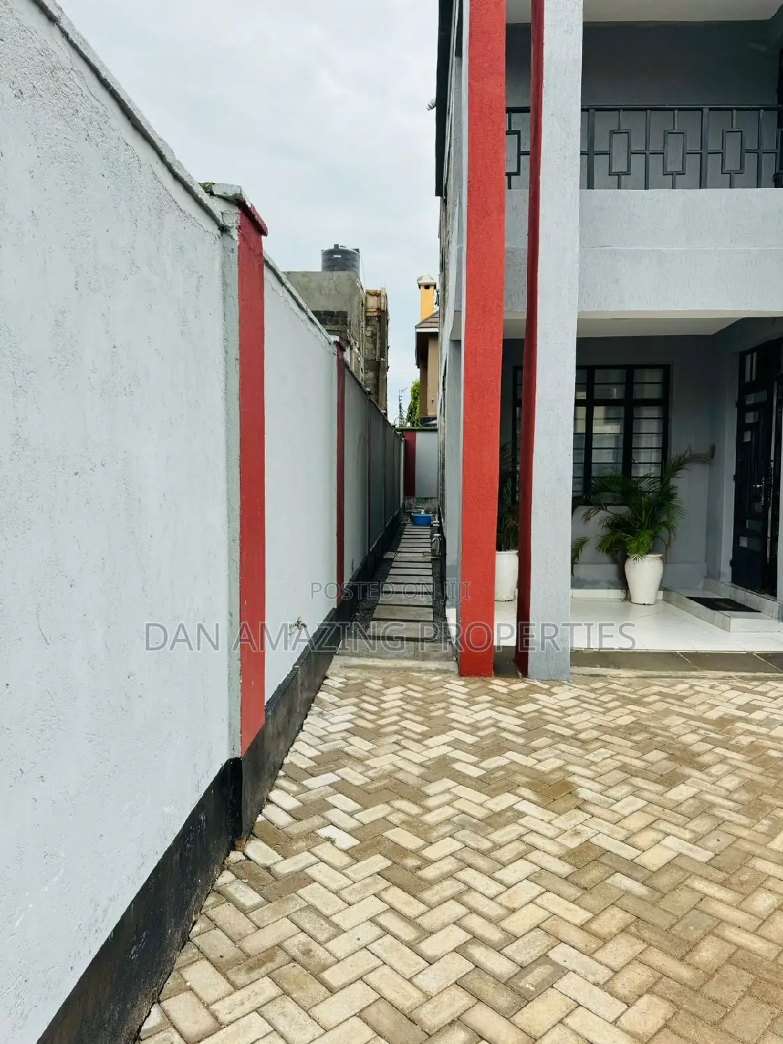 6bdrm Townhouse/Terrace in Ruiru Rooftop, Membley Estate for sale