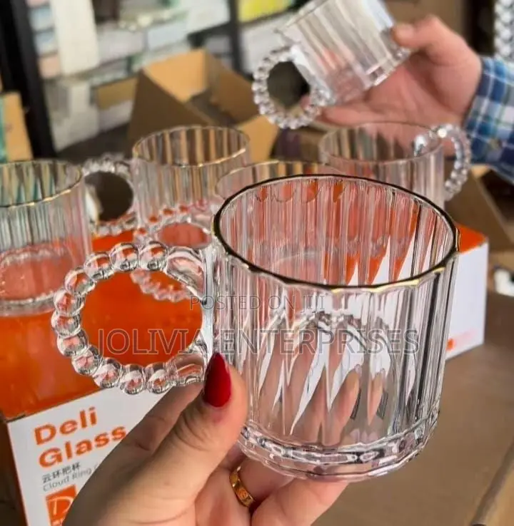 Luxury Borosilicate Glass Cup With Pearl Like Handle.
300ml