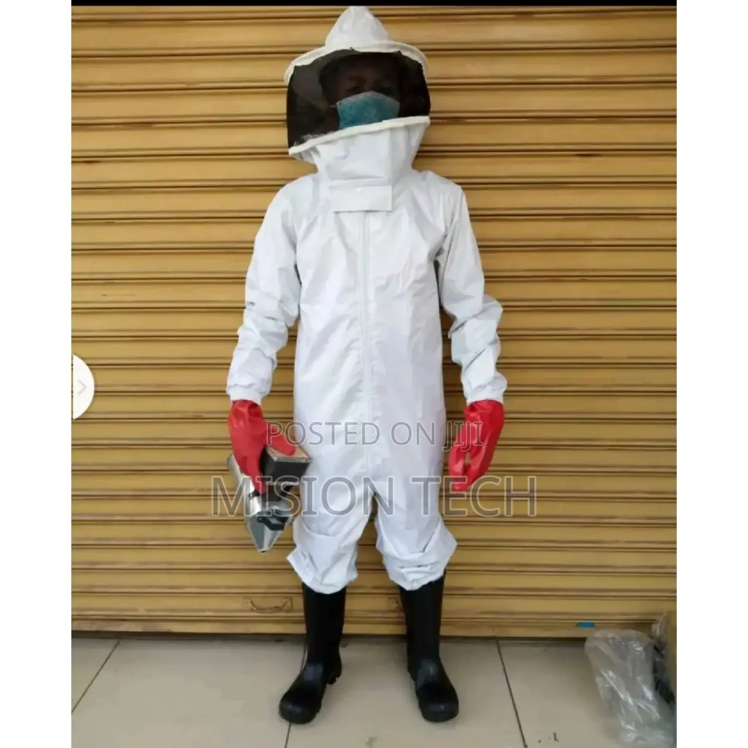 Brand New Full Protective Gears Bee Suit and Bee Gloves
