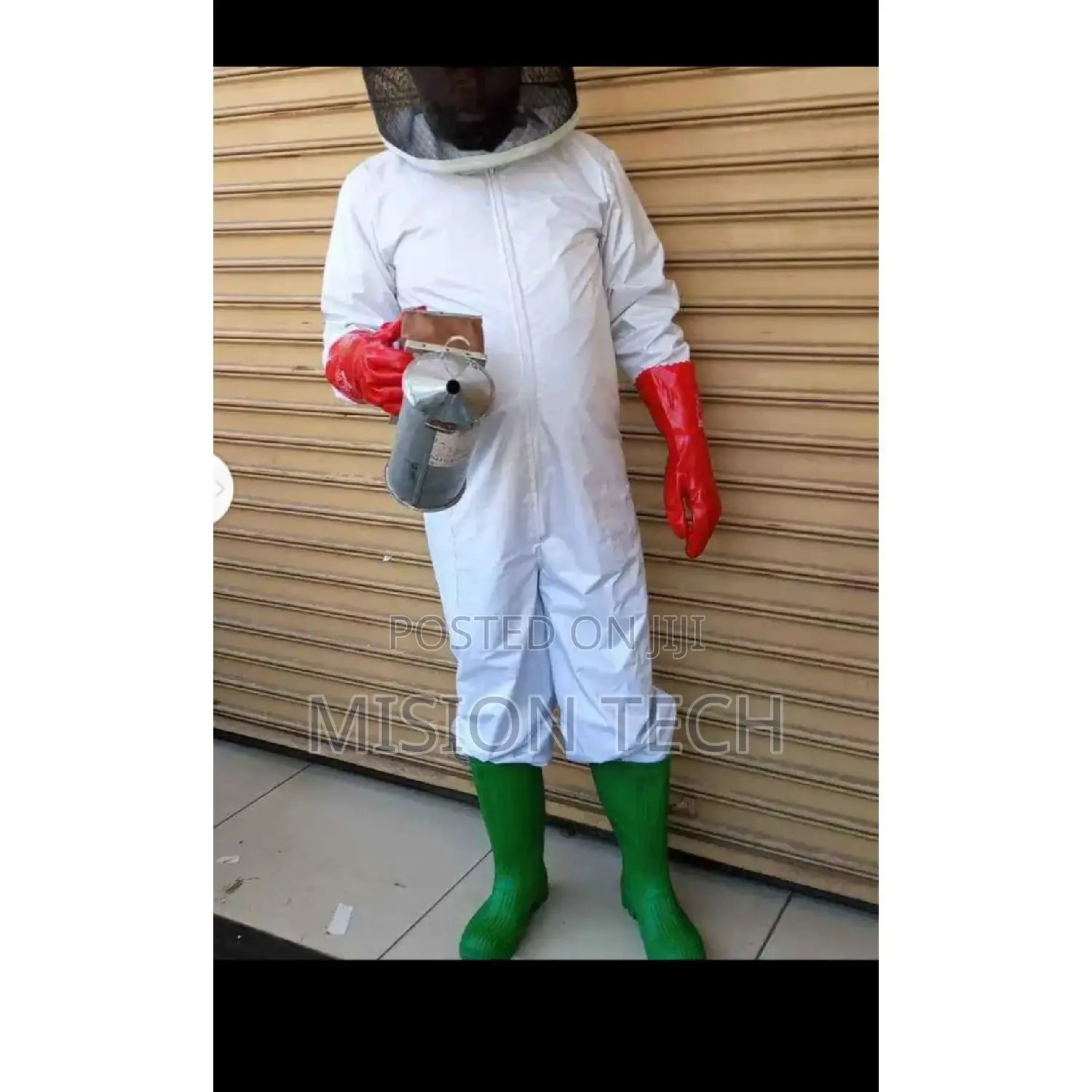 Brand New Full Protective Gears Bee Suit and Bee Gloves