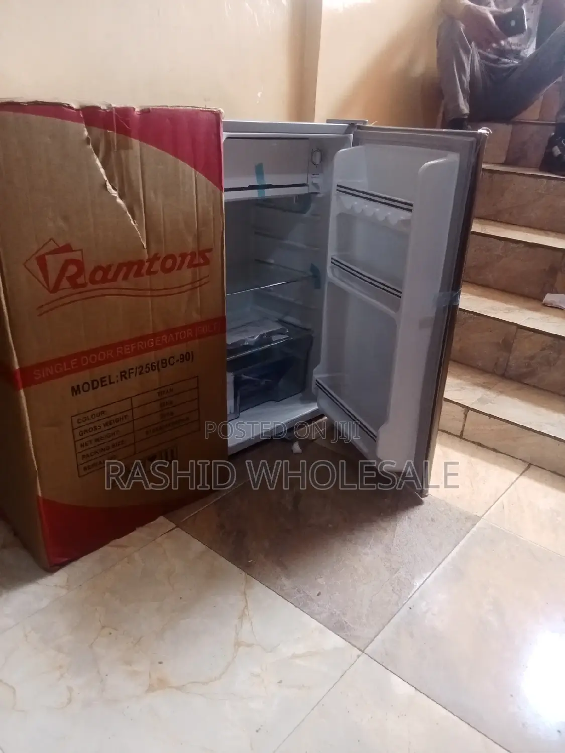 Ramtons Rf/256 - 1 Door Refrigerator - 90l -